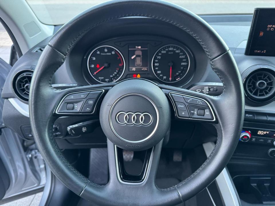 Audi Q2 mit Apple CarPlay, Navi, Sitzheizung, Klimaautomatik, ACC in Lindlar