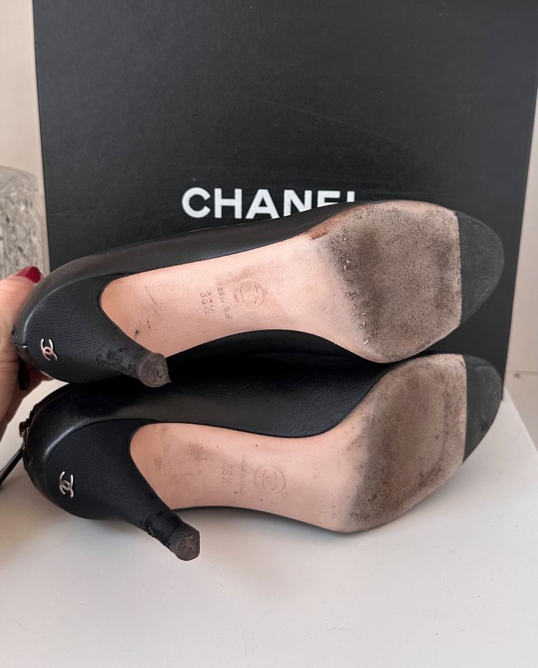 Chanel Ankle Boots 38,5 38 schwarz Pumps High Heels Stiefelette in Hamburg