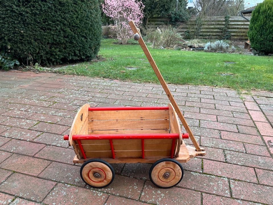 Alter Bollerwagen, Handwagen für Kinder aus Holz in Wolfsburg