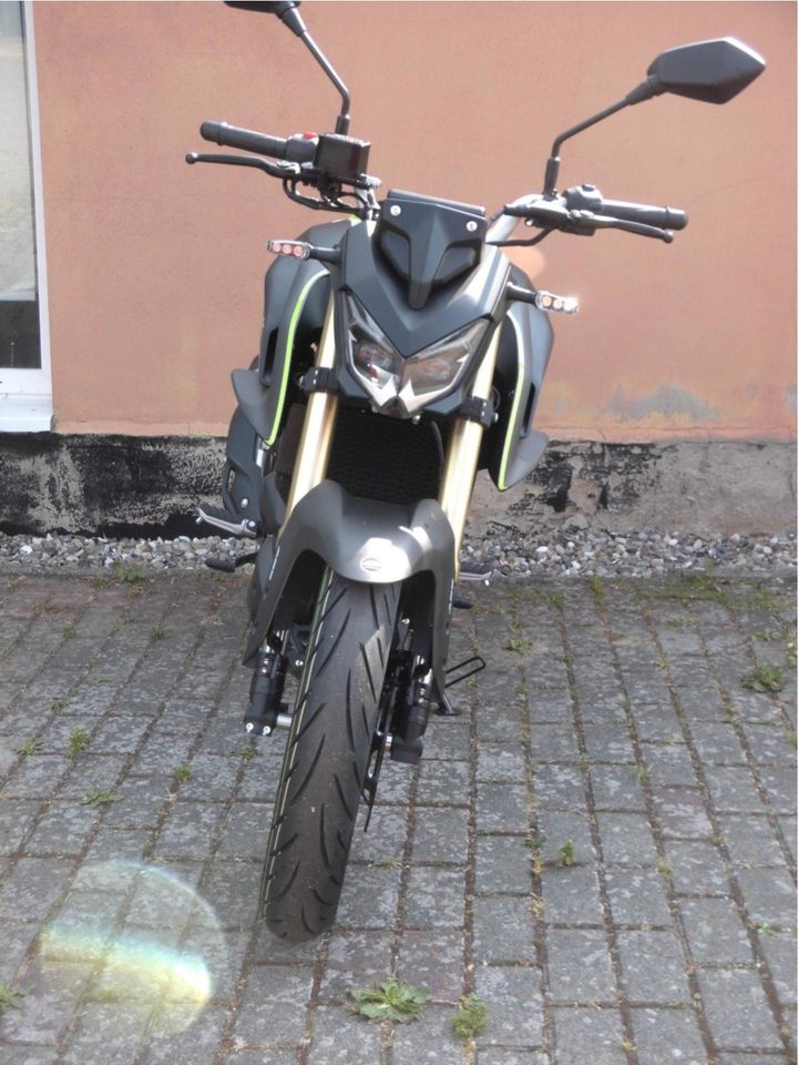 QJMotor SRK 125S mit ABS für Führerschein B196 + A1 in Rostock