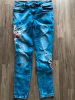 Coole Jeans mit Motiv Gr.L 40 von Toxik 3,neuwertig. Rheinland-Pfalz - Hockweiler Vorschau