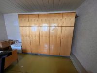 Großer Kleiderschrank aus Holz / glänzend Bayern - Rödental Vorschau