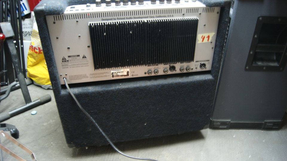 BASS COMBO AMP ROLAND DB700 (Frühjahrsangebot, nur kurze Zeit)): in Berlin