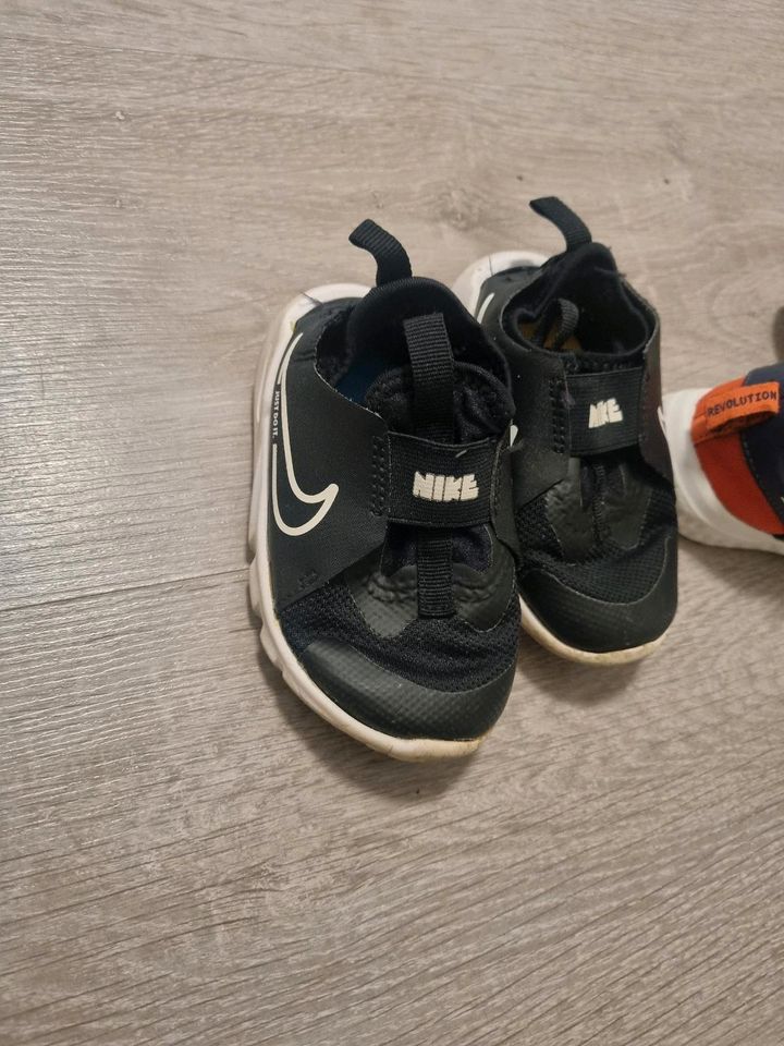 2 paar Nike Schuhe 22 in Kamp-Lintfort