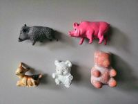 5 Tierfiguren Kunststoff Wildschwein, Sau, Kitz, Teddybär Nordrhein-Westfalen - Meschede Vorschau