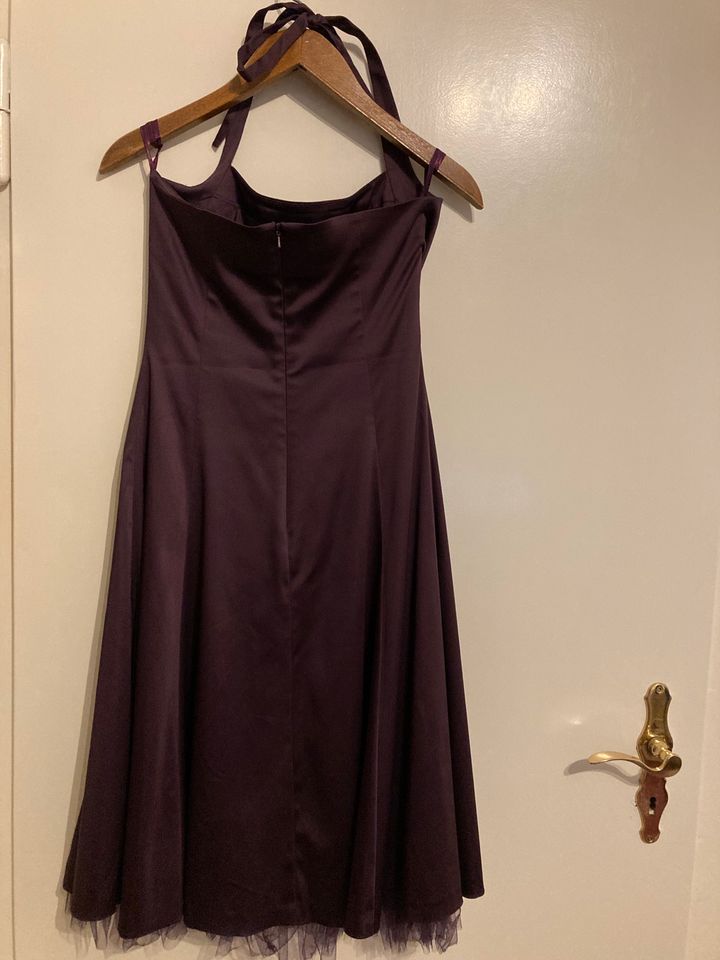 Montego Ballkleid bordeauxrot Neckholder kurz/mittellang Gr. 36 in Düsseldorf