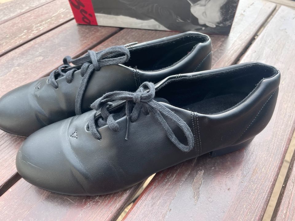 Steppschuhe CAPEZIO 10,5 in Nienhagen