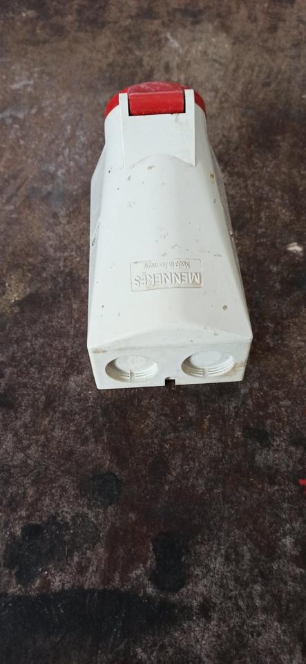 Mennekes 1418 CEE Steckdose AP 16A 6h 4 polig 3P+PE in Wallerfing
