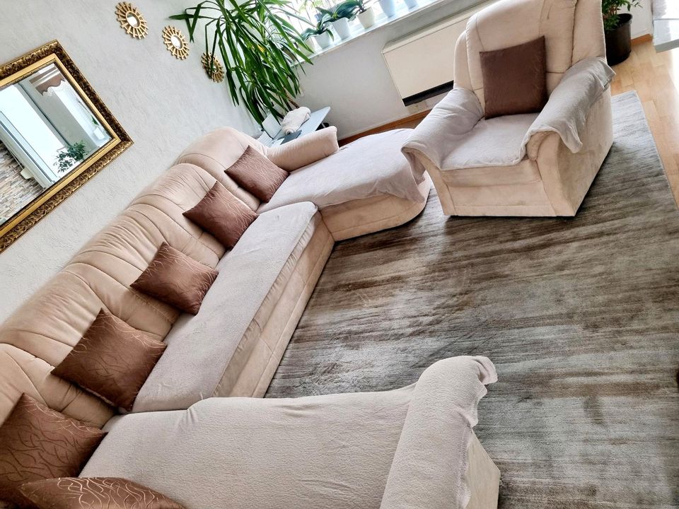 Wohnlandschaft, Sofa, Couch, beige, inkl Decke, gepflegt, sauber! in Frankfurt am Main