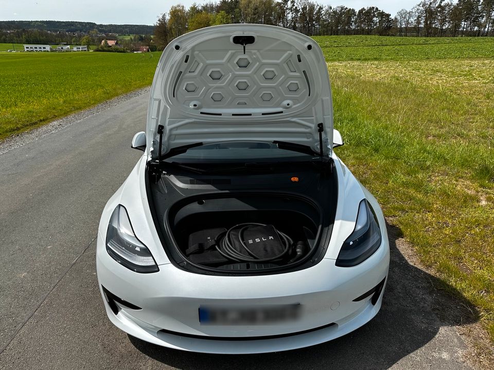 Tesla Model 3 Standard Range in Heinersreuth