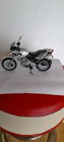 BMW F 650 GS Modell Motorrad Silber 17cm Baden-Württemberg - Ehningen Vorschau