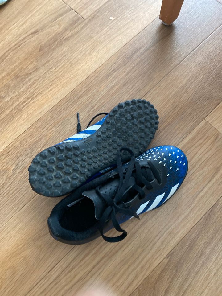 Adidas Fußballschuhe in München