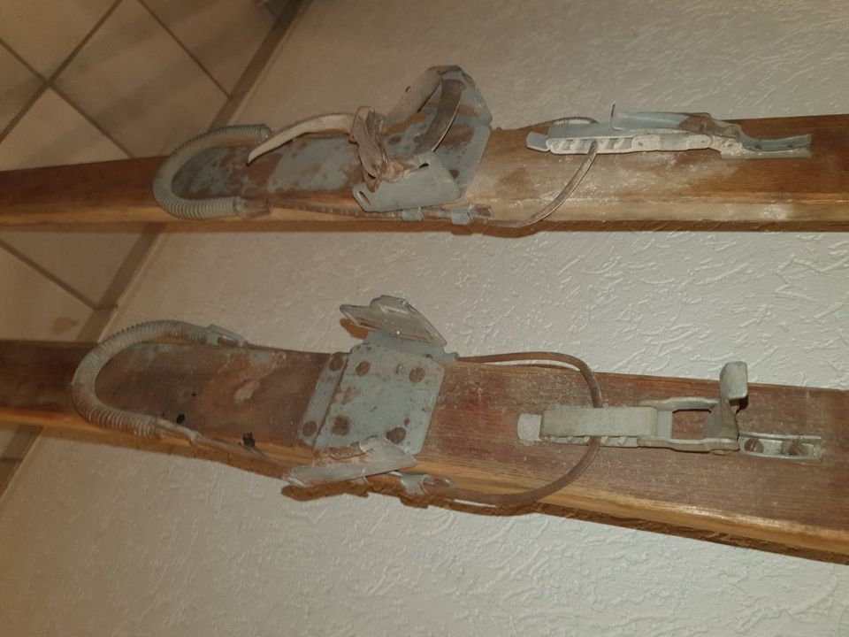 Skipaar aus ca. 20er Jahren -Antik- in Alfter