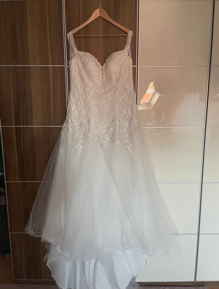 Brautkleid in Wolkramshausen