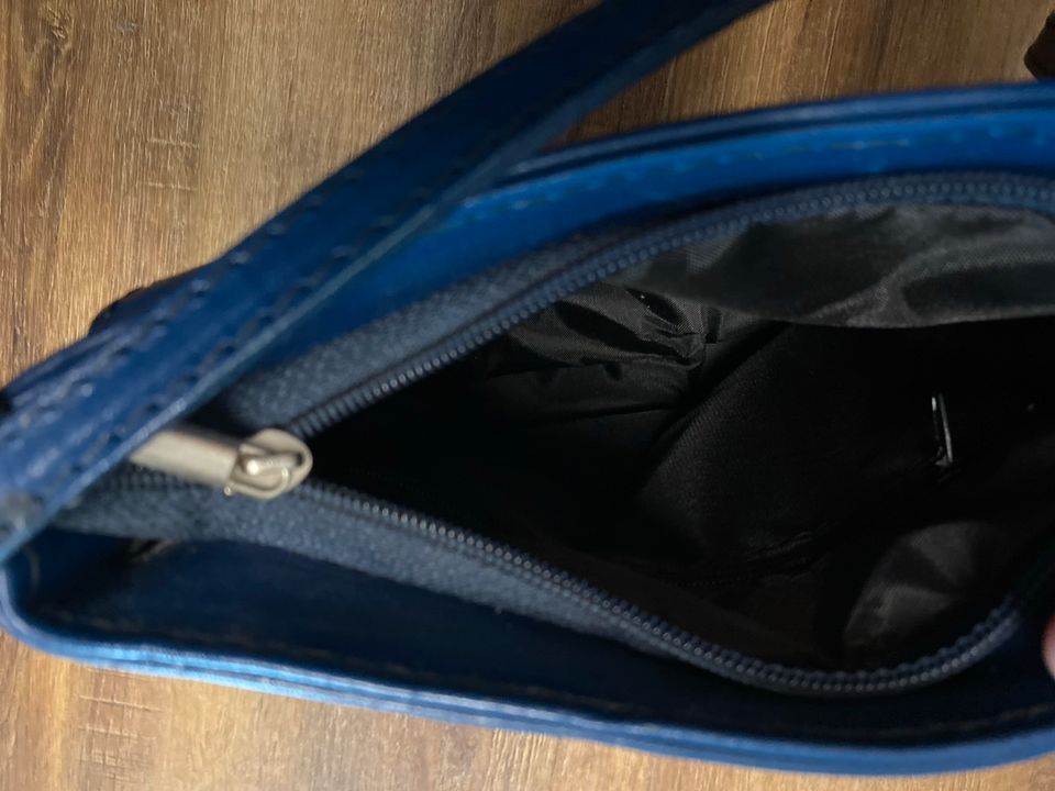 Handtasche Vera Pelle Dunkelblau in Duisburg