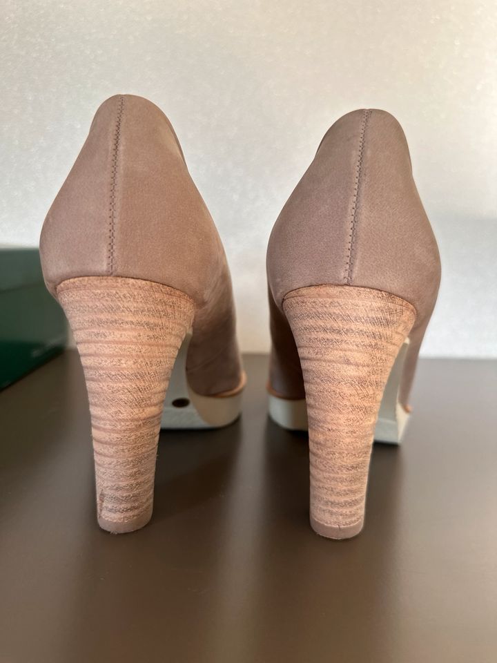 Pumps Damen von Paul Green gr 6,5 neu in Allendorf