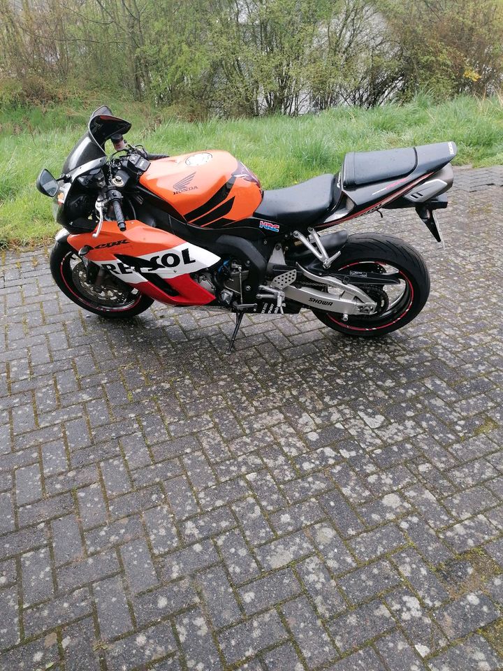 Motorrad Honda 1000 rr. in Untersiemau