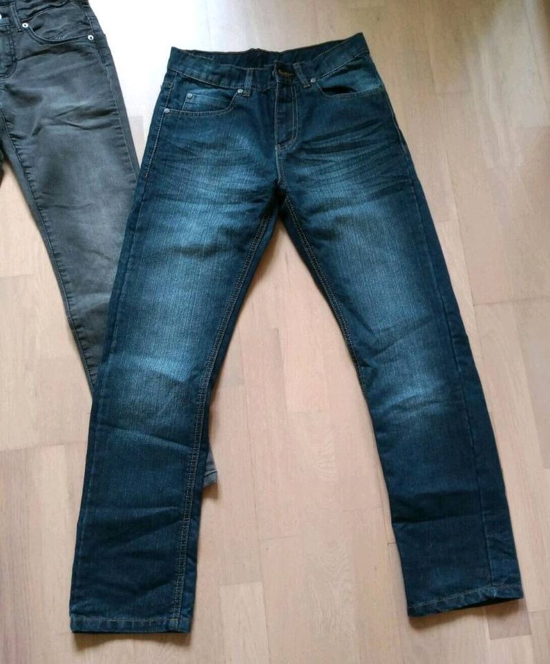 Neue Jeans / Hose gr.152 in Tastrup