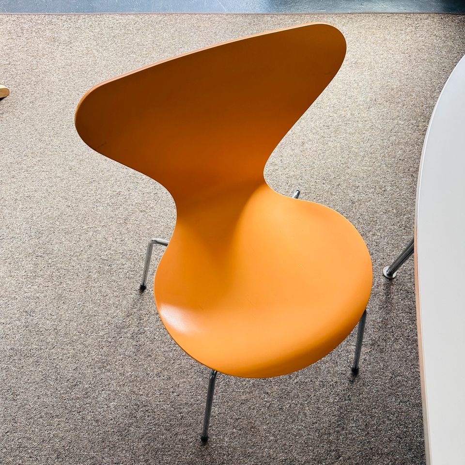 Tolles Fritz Hansen Set! 6x bunte Stühle | Model: Serie 7 (3107) | Esstisch von Piet Hein  / Bruno Mathsson | Arne Jacobsen Design | Vintage Mid-Century Designklassiker in Köln