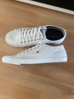 Tommy Hilfiger Weiß Gr:42 NEU SCHUHE Niedersachsen - Garbsen Vorschau