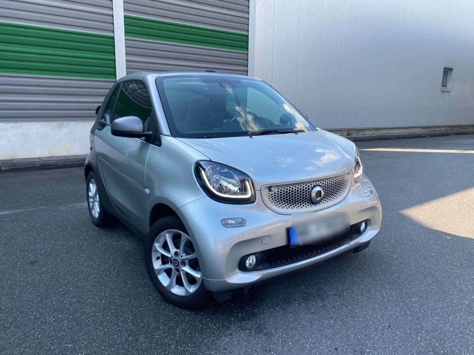 Smart ForTwo Cabrio | Navi | Allwetter | Ambiente in Hamburg