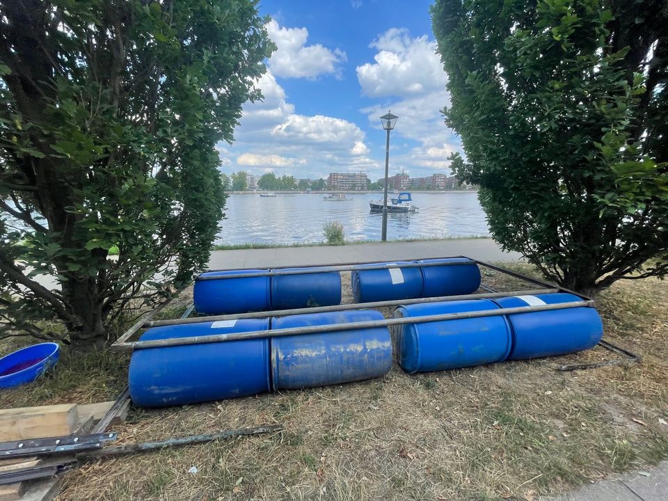 Wasserplattform/ Floß in Berlin