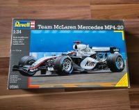 Revell Modellbausatz Team Mclaren Mercedes MP4-20 Niedersachsen - Bergen Vorschau