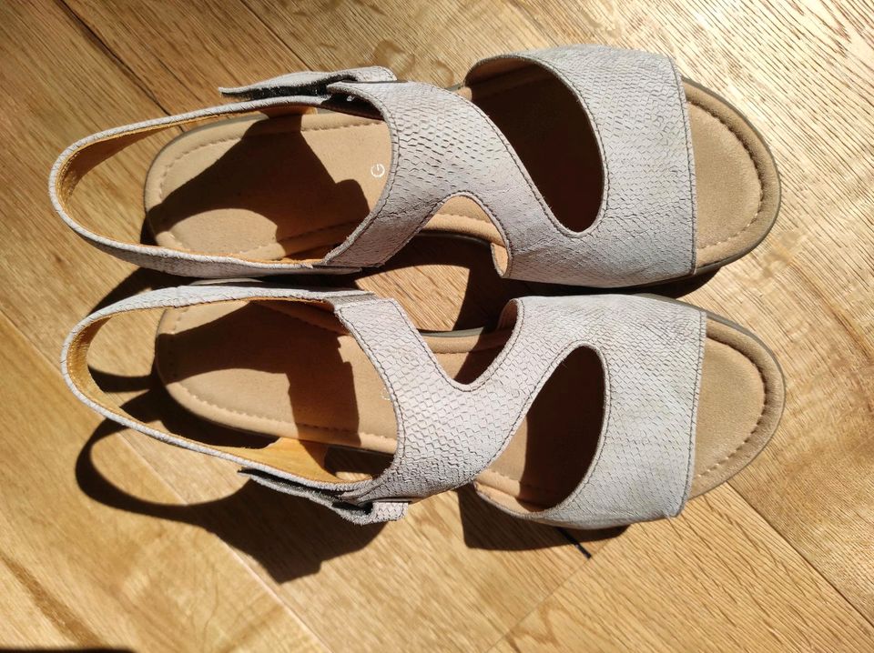 Sommersandalen Sommerschuhe, Gabor, 40,5 (7) G, beige, wie neu in Oetzen