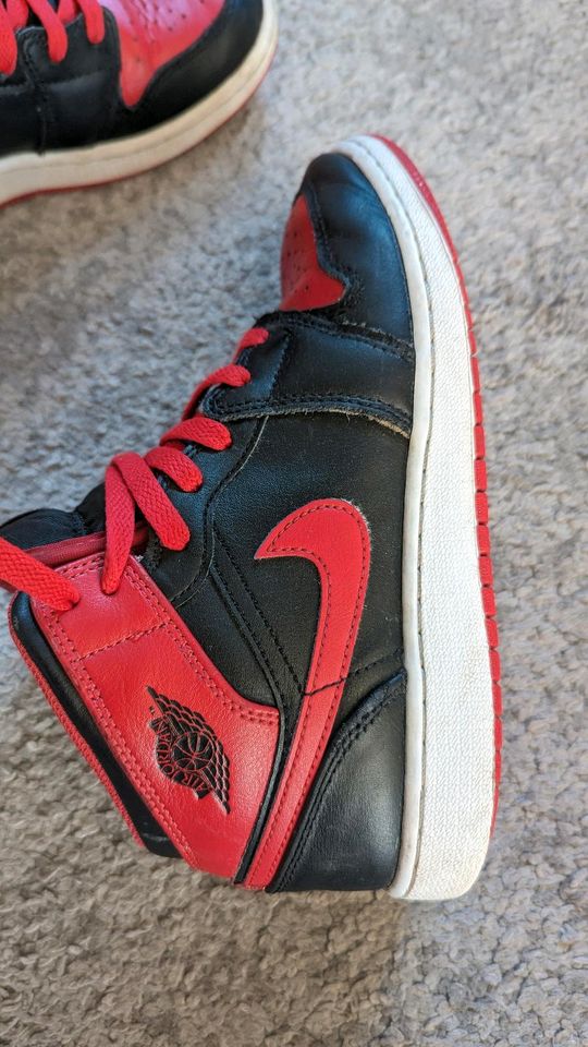 Nike Air Jordan 1 Mid Gr. 37,5 getragen in Schwülper