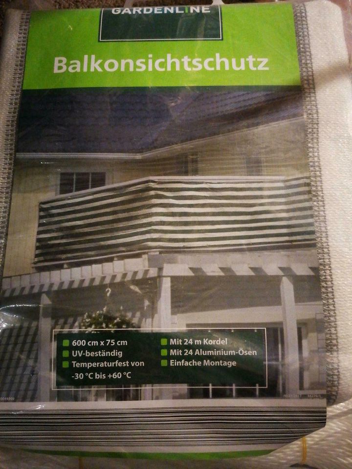 Balkonsichtschutz in Grau-Weiß in Erkelenz