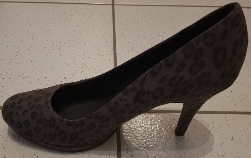 Damen ~ Schuhe ~ Pumps ~ Tamaris ~ Gr. 41 ~ Fb. grau ~ NEU in Berlin