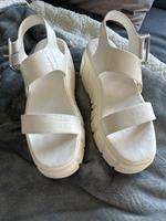 Sandalen Creme Sachsen-Anhalt - Braschwitz Vorschau