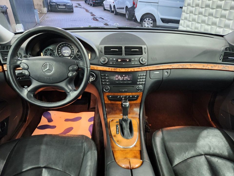 Mercedes-Benz E 220 CDI Lim.Automatik*Xenon*Leder*Schiebedach* in Herzberg am Harz
