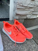 Nike Schuhe 40 neon orange Hessen - Raunheim Vorschau