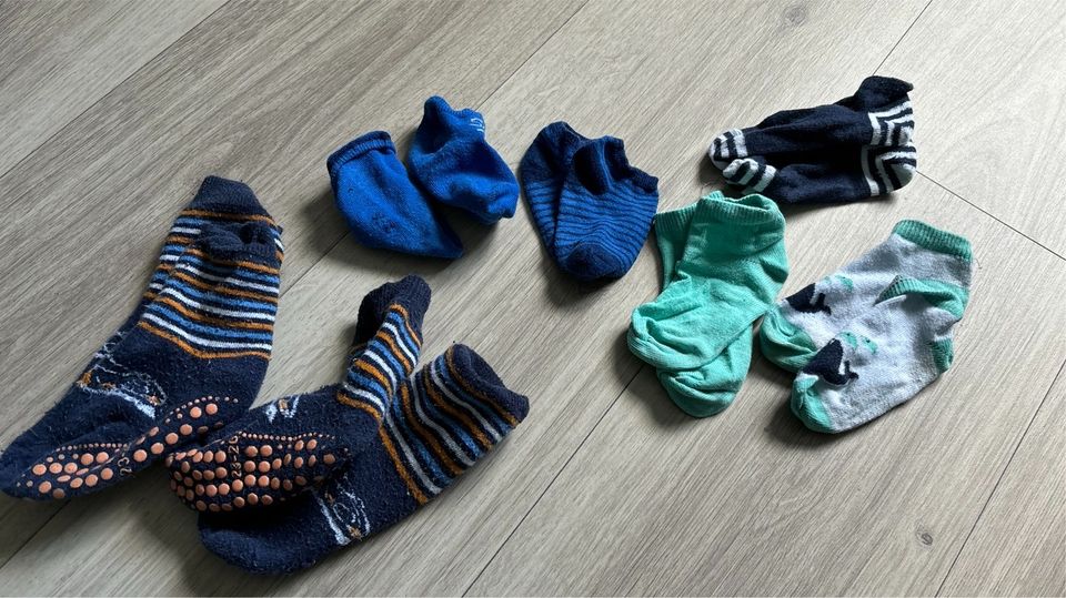 Sneaker Socken Strümpfe 23-26 Stoppersocken Rutschesocken in Stuhr