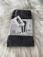 NEU mit Etikett Jeans 134 Mädchen Jeggings Bayern - Rothenburg o. d. Tauber Vorschau