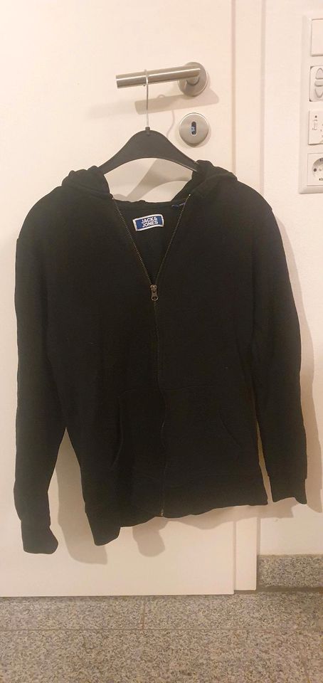 Jack & Jones Hoodie Swatshirtjacke in schwarz, wie neu Gr. 176 in Dettenhausen