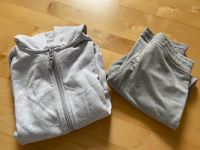 Jogginghose und Hoodie 134/140 beides 3 Euro München - Allach-Untermenzing Vorschau