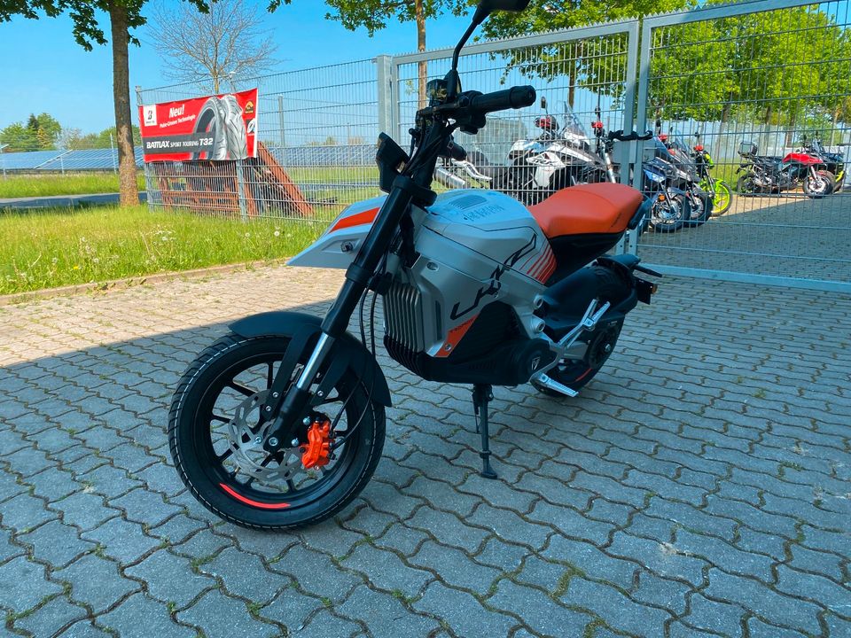 Tromox UKKO S | Elektro Motorrad | 125ccm | B196 | Tango Orange in Walsrode