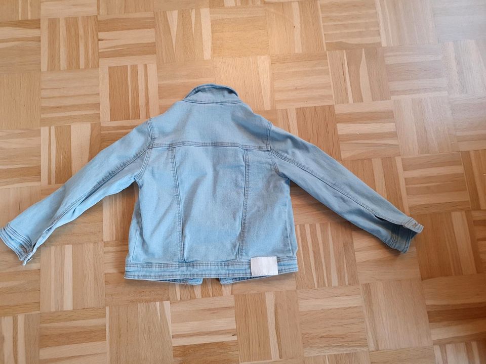 Jeansjacke Gr.122 Top! in Freiburg im Breisgau