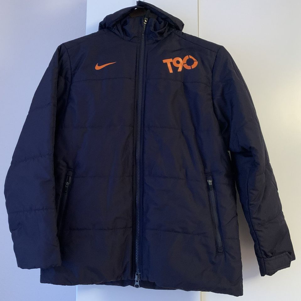 NIKE T90 Kinder Fußball-Trainingsanzug, Dunkelblau, Gr. M 140/150 in Wörrstadt