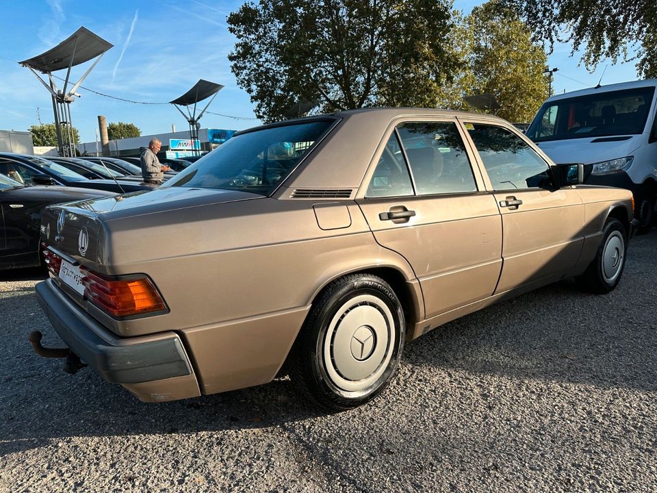 Mercedes-Benz 190 in Nürnberg (Mittelfr)