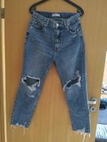 Hellblaue Jeans mit Cuts Gr. 40 Marke Pull & Bear Rheinland-Pfalz - Salmtal Vorschau