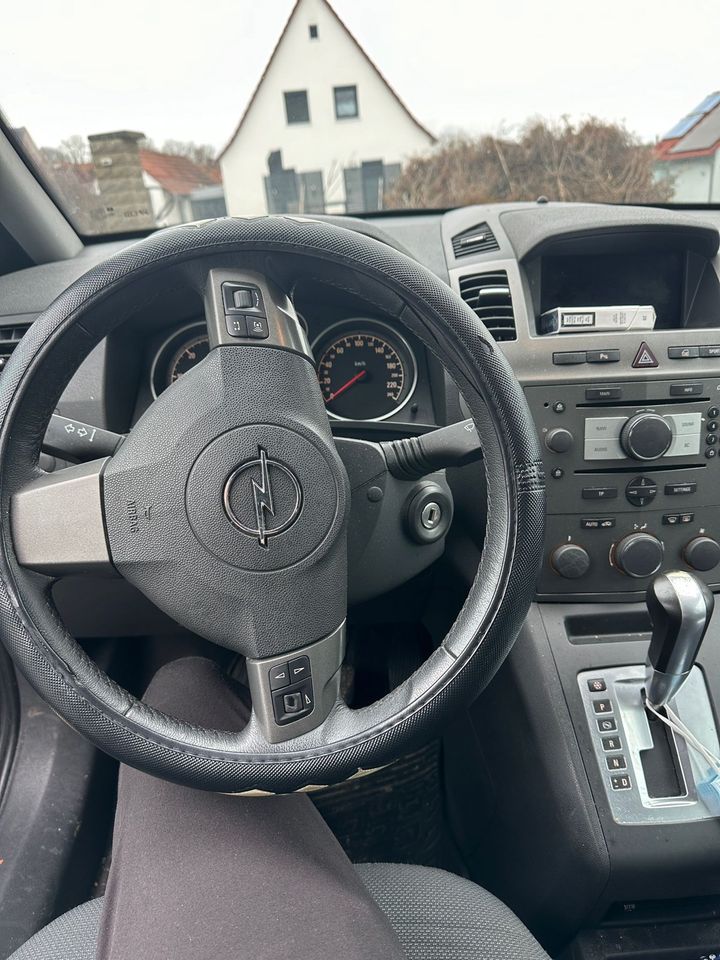 Opel Zafira 7 Sitzer Automatik ***TÜV***10/24 in Poppenhausen