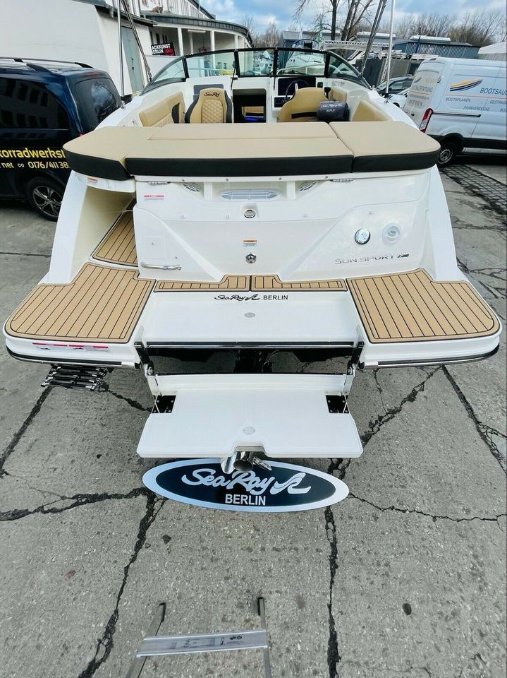Sea Ray 230 SunSport Wakeboardtower 300PS V8 SOFORT N30B222 in Berlin