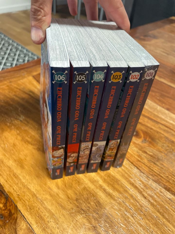 One Piece Manga Sammlung 1-106 in Hamburg