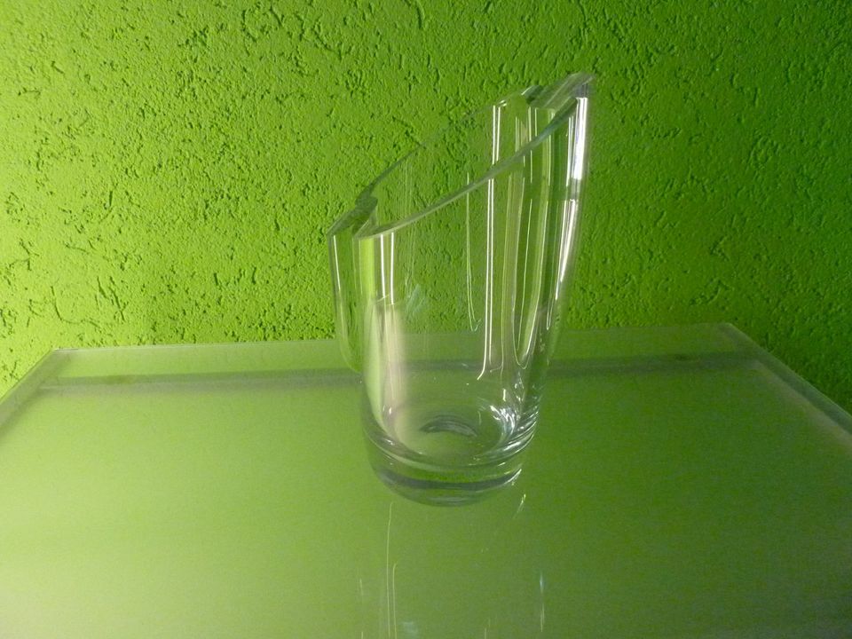 Glas Vase mit sehr schönem Schliff, Vase, schweres Glas in Oberhausen