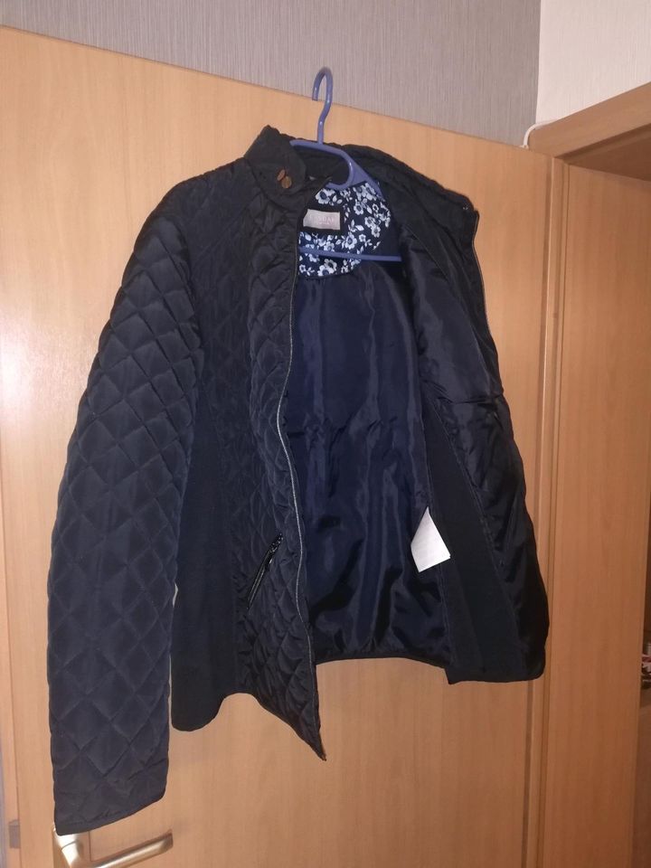 Jacke, dunkelblau, Größe 46, C&A, mit Taschen, neu in Vellmar