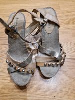 Buffalo Wedges,Sandalen,beige,schwarz,Größe 37,Nieten,top Zustand München - Schwabing-Freimann Vorschau