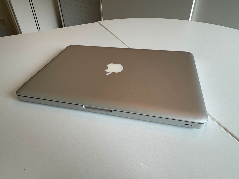 Apple MacBook Pro 13" A1278 - DEFEKT - 2,7 GHz I7 - 8GB RAM in Bühl